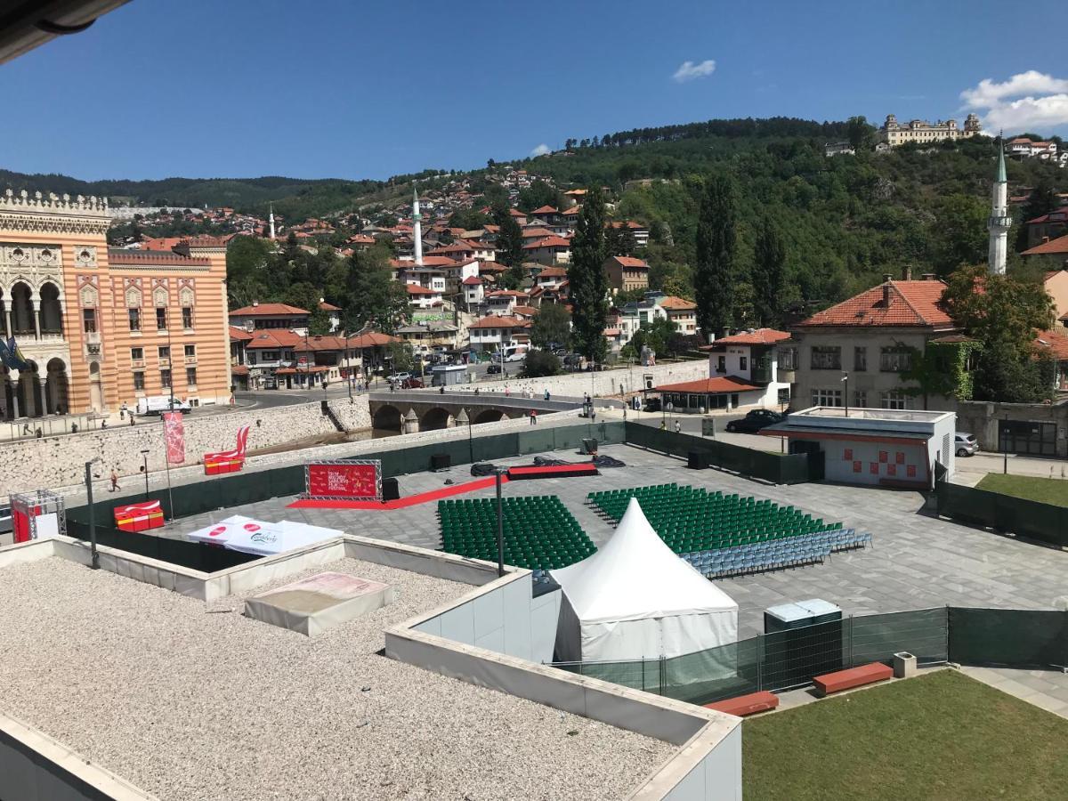 La Vita E Bella Sarajevo Bagian luar foto
