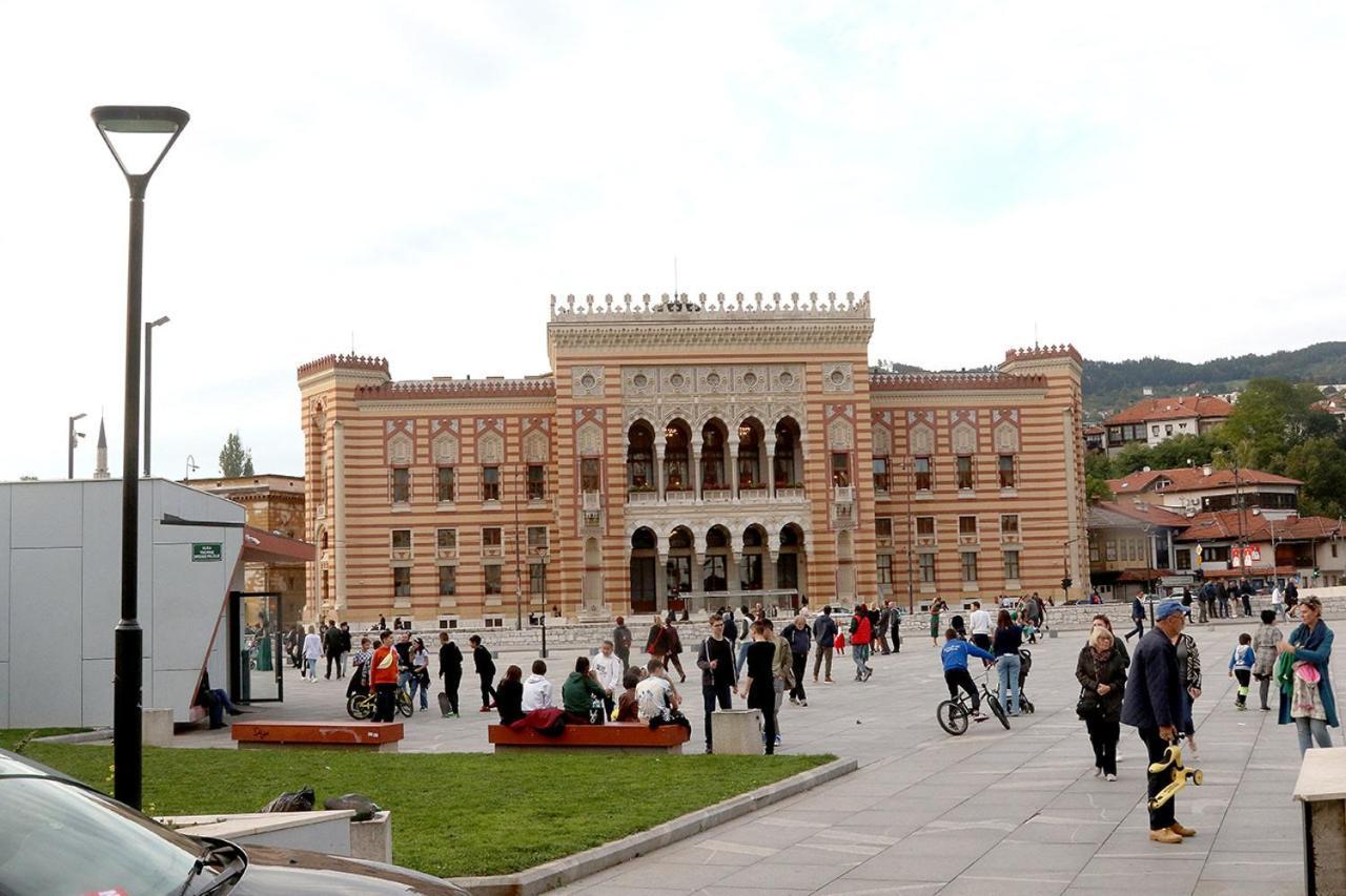 La Vita E Bella Sarajevo Bagian luar foto