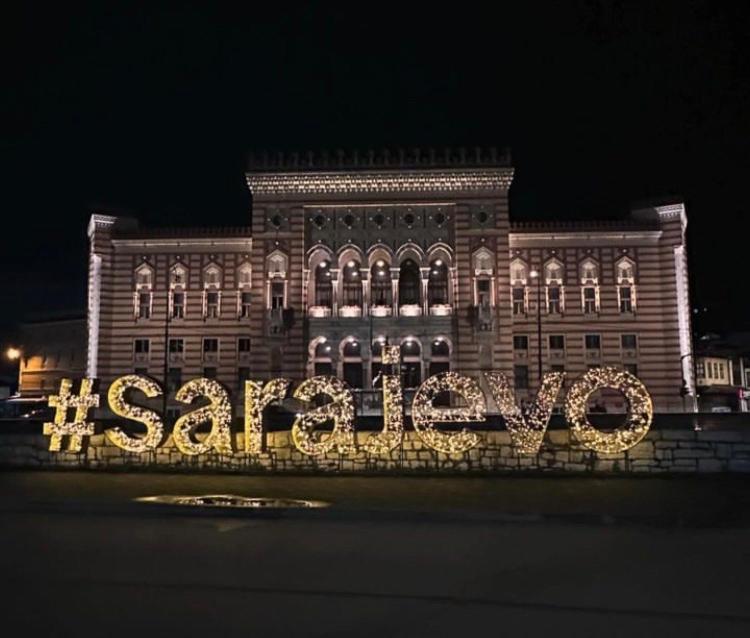 La Vita E Bella Sarajevo Bagian luar foto