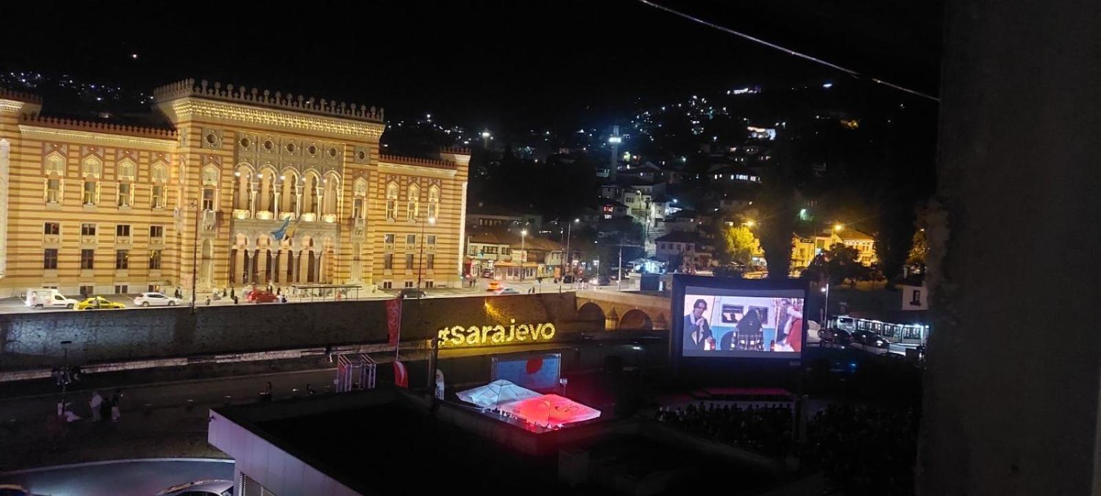 La Vita E Bella Sarajevo Bagian luar foto